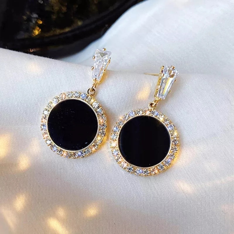 4 Sparkling Black Circle Earings