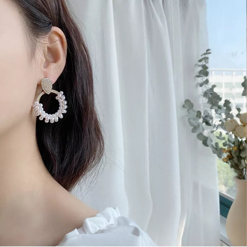 8 White Hanging Pearl Earings